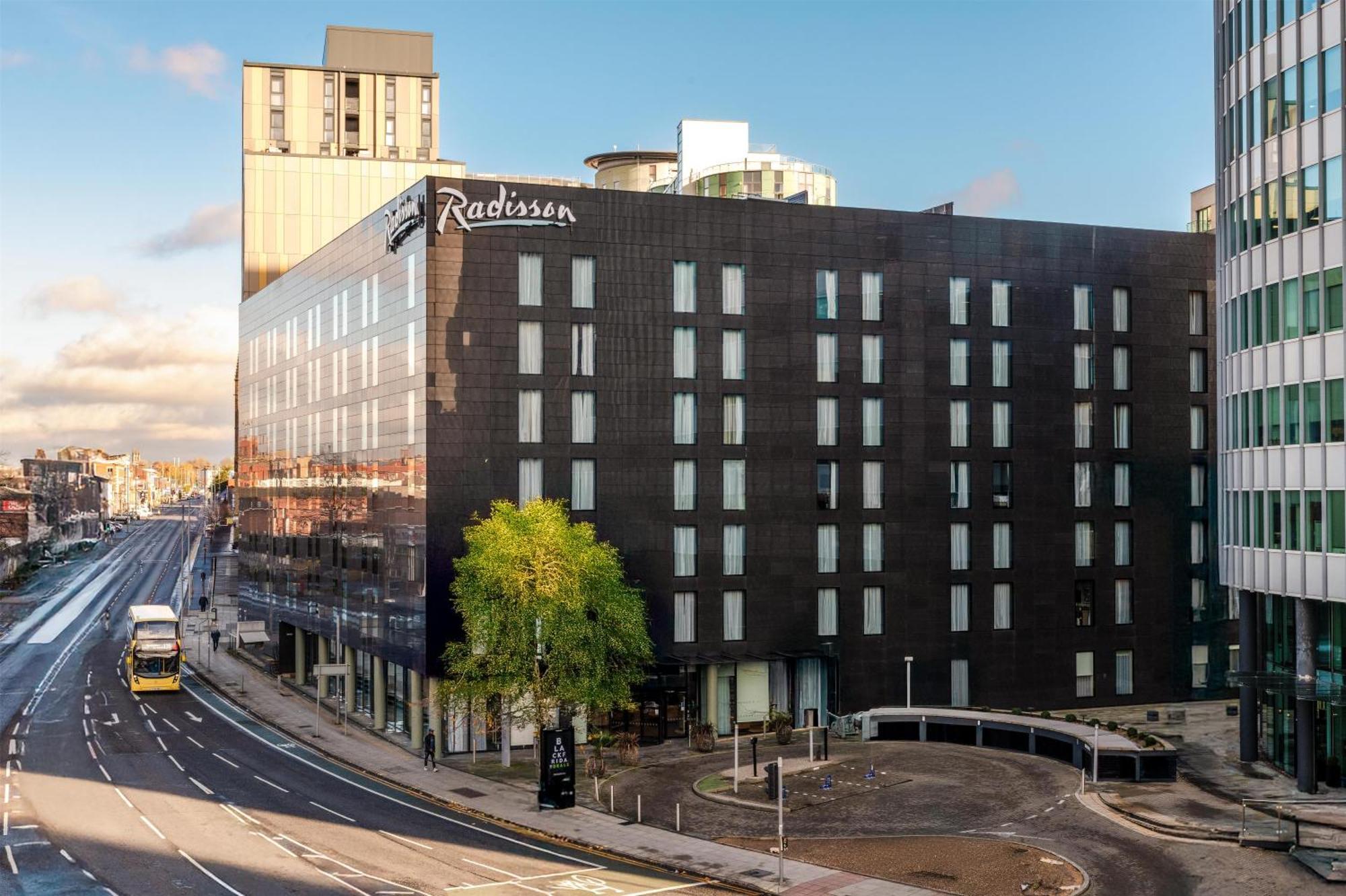 Radisson Hotel Manchester City Centre, A Verified Net Zero Hotel — Fotos 3